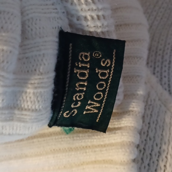 Scandia Woods Zip Sweater, cream, red, black snowflake design - Picture 6 of 7